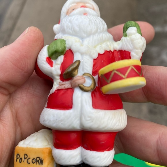 Santa Claus Figurine with Drum - Picture 4 of 7